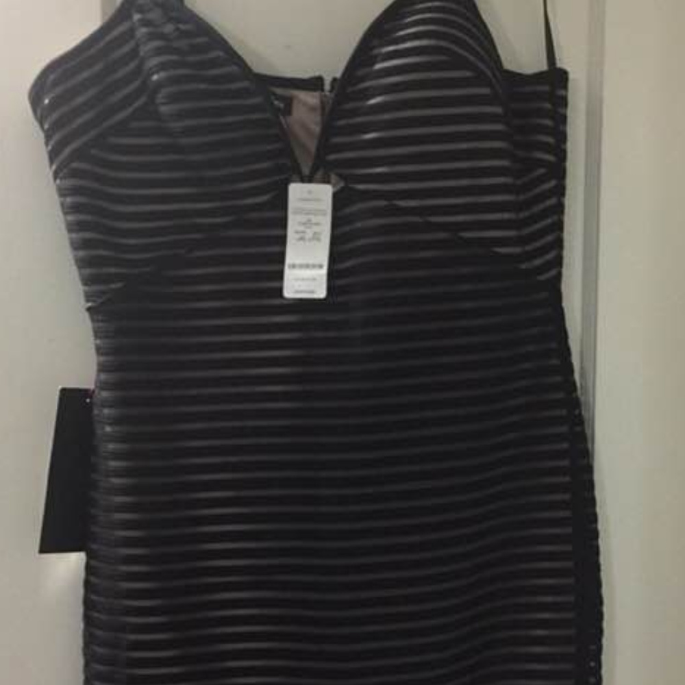 ๐ bebe dress deep v black nude stripes midi dress XL New ๐ - Picture 2 of 8